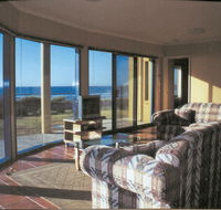 Horizons Beachfront Apartment - Perths Hotel