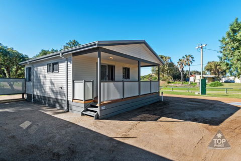Horrocks Beach Caravan Park - Perths Hotel 3