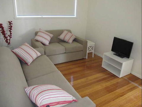 Island Living - Perths Hotel 2