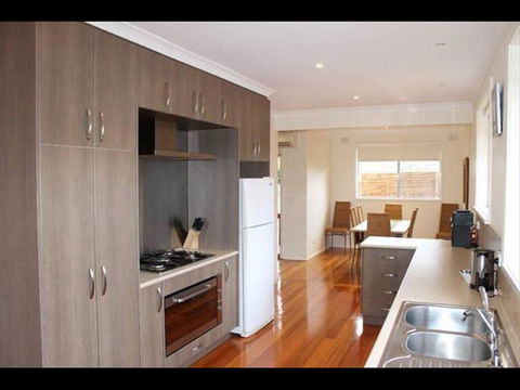 Island Living - Perths Hotel 1