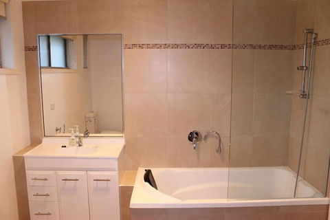 Island Living - Perths Hotel 3