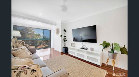 Island Vista - Perths Hotel 1