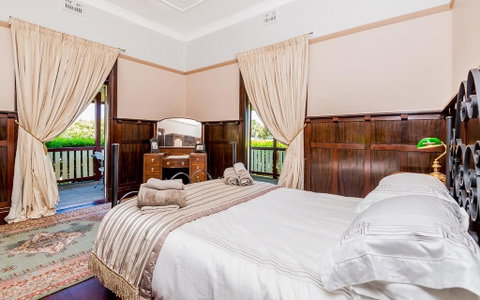 Ithaca - Perths Hotel 3