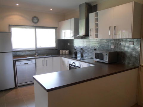 Jambala Beach House - Perths Hotel 3