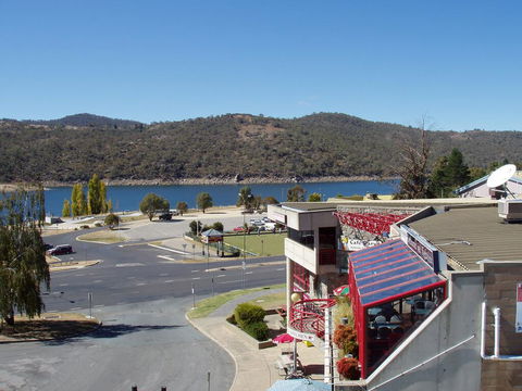 Jasper 1 Town Centre Jindabyne - Perths Hotel 0