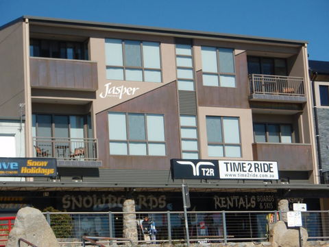 Jasper 1 Town Centre Jindabyne - Perths Hotel 2