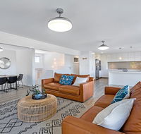 Joleen 9 - Shoal Bay - Perths Hotel