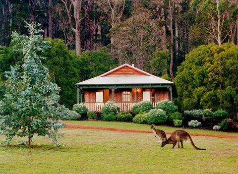 Karri Valley Chalets - Perths Hotel 0
