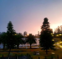 Kiama Harbour View - Perths Hotel