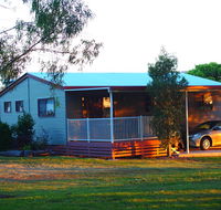 Killarney View Cabins and Caravan Park - Perths Hotel