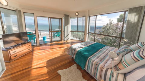 King Of North Bay - 103 Gold Coast Drive - Perths Hotel 1