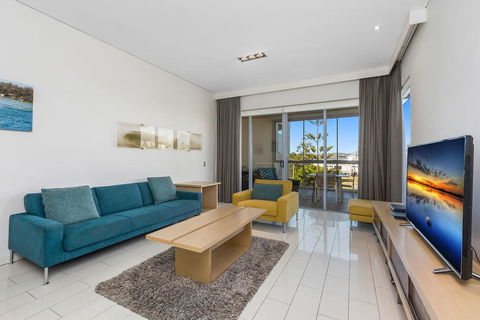KINGSCLIFF COAST CULTURE 1208 - Perths Hotel 1