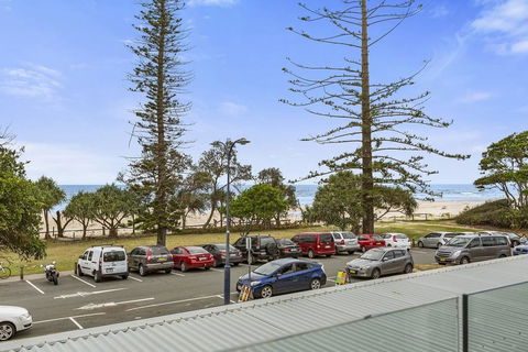 KINGSCLIFF NOR NOR EAST 101 ON MARINE PARADE - Perths Hotel 1