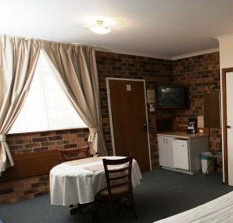Kinross Inn - Perths Hotel 1