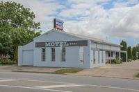 Book Koo Wee Rup Accommodation Vacations Perths Hotel Perths Hotel