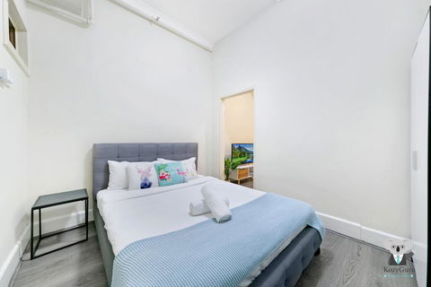 KOZYGURU Kings Cross SKY GARDEN Studio CBD - Perths Hotel 1