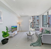 KOZYGURU MASCOT WALK TO STATION MODERN DESIGNER 2 BED APT FREE PARKING NMA260-312 - Perths Hotel