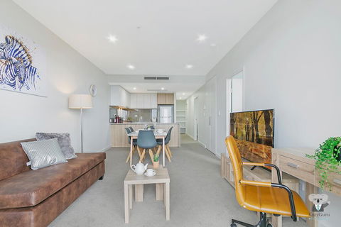 KOZYGURU PARRAMATTA CBD LUXURY 2 BED APT + FREE PARKING NPA011 - Perths Hotel 0