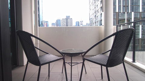KOZYGURU SOUTH BRISBANE CITY VIEW 2 BED APT+ FREE PARKING QSB027-708 - Perths Hotel 3