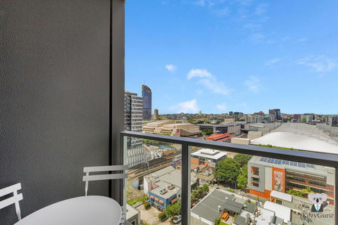 KOZYGURU South Brisbane Kozy Home Feel 1 Bed Free Parking - Perths Hotel 1