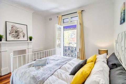 KOZYGURU Surry Hill 3 Bed Terrace Walk To Central Station - Perths Hotel 3