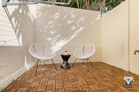 KOZYGURU SYDNEY CBD DARLINGHURST SPLIT LEVEL 2 BEDROOM TOWNHOUSE NDA023 - Perths Hotel 1