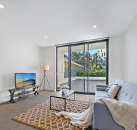 KOZYGURU WOLLI CREEK KOZY 3 BED APT  FREE PARKING NWC009 - Perths Hotel