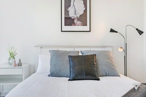 KOZYGURU ZETLAND HIGH LEVEL AMAZING VIEW KOZY 2BED APT + FREE PARKING NWA052 - Perths Hotel 1