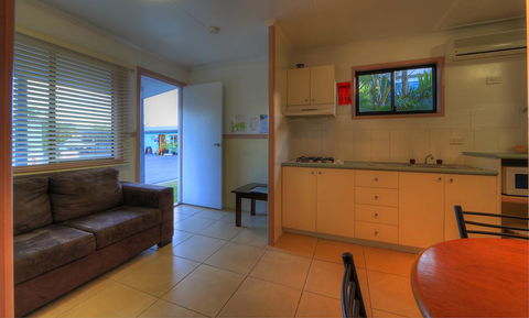 Kurrimine Beach Holiday Park - Perths Hotel 0