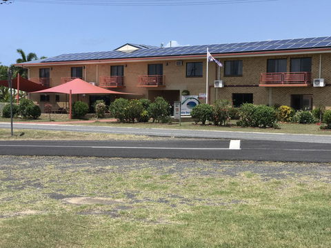 Kurrimine Beach Motel - Perths Hotel 0