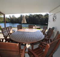 Lagoon Riverside Retreat - Perths Hotel