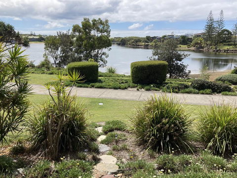 Lagoon-Front Luxury At Twin Waters Resort - Perths Hotel 0