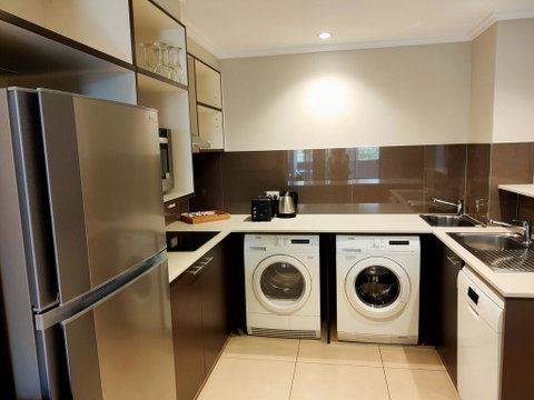 Laguna Serviced Apartments - Perths Hotel 2
