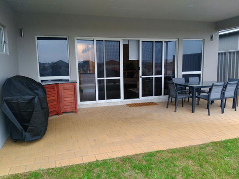 Laguna View - Perths Hotel 1