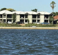 Lake Breeze - Perths Hotel