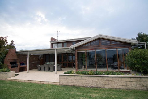 Lake House 61 Mulwala - Perths Hotel 3