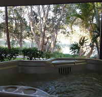 Lake Russell Lakeside Retreat - Perths Hotel