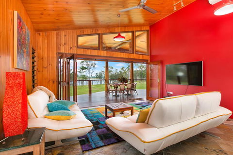 Lake Tinaroo Waterfrontage - Perths Hotel 0