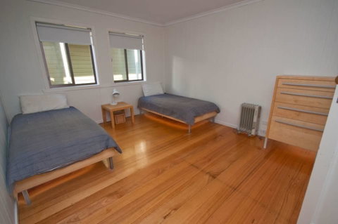 Lake Tyres Beach House - Perths Hotel 3