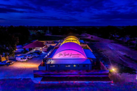 Lake Tyrrell Accommodation LTA - Perths Hotel 0