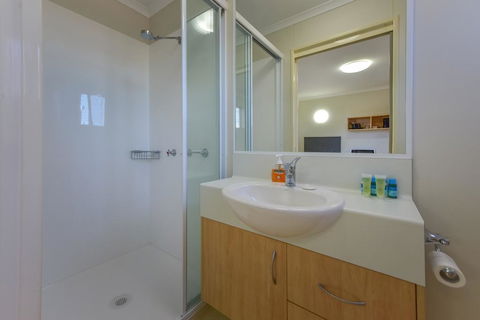Lake Tyrrell Accommodation LTA - Perths Hotel 2
