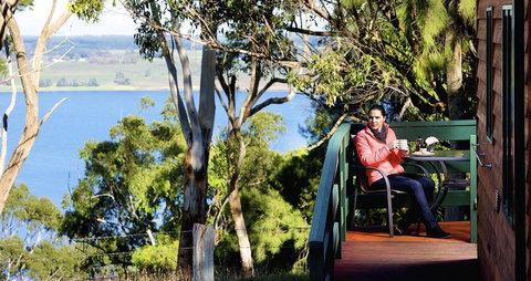 Lakes And Craters Holiday Park - Perths Hotel 3