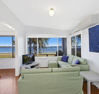 Lakes Edge Cottage - Perths Hotel