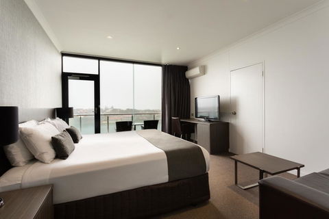 Lakes Hotel - Perths Hotel 3