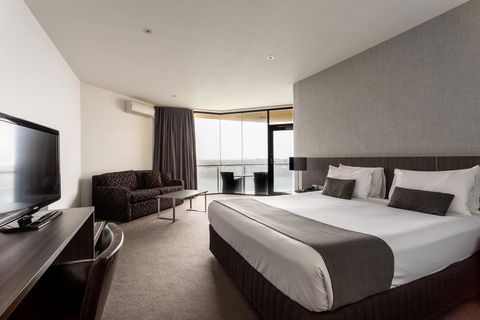 Lakes Hotel - Perths Hotel 1
