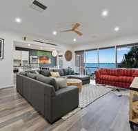 Lakeside Landing - Waterfront - Perths Hotel