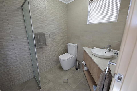 Lakeview Apartments - Perths Hotel 3