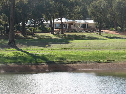 Lakeview Lodge - Perths Hotel 2