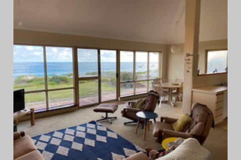 Lands Edge - Perths Hotel 0