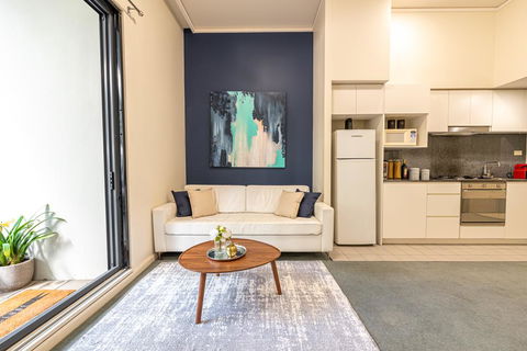 Large Apartment, 2 Parking Spots And Pool - Perths Hotel 1